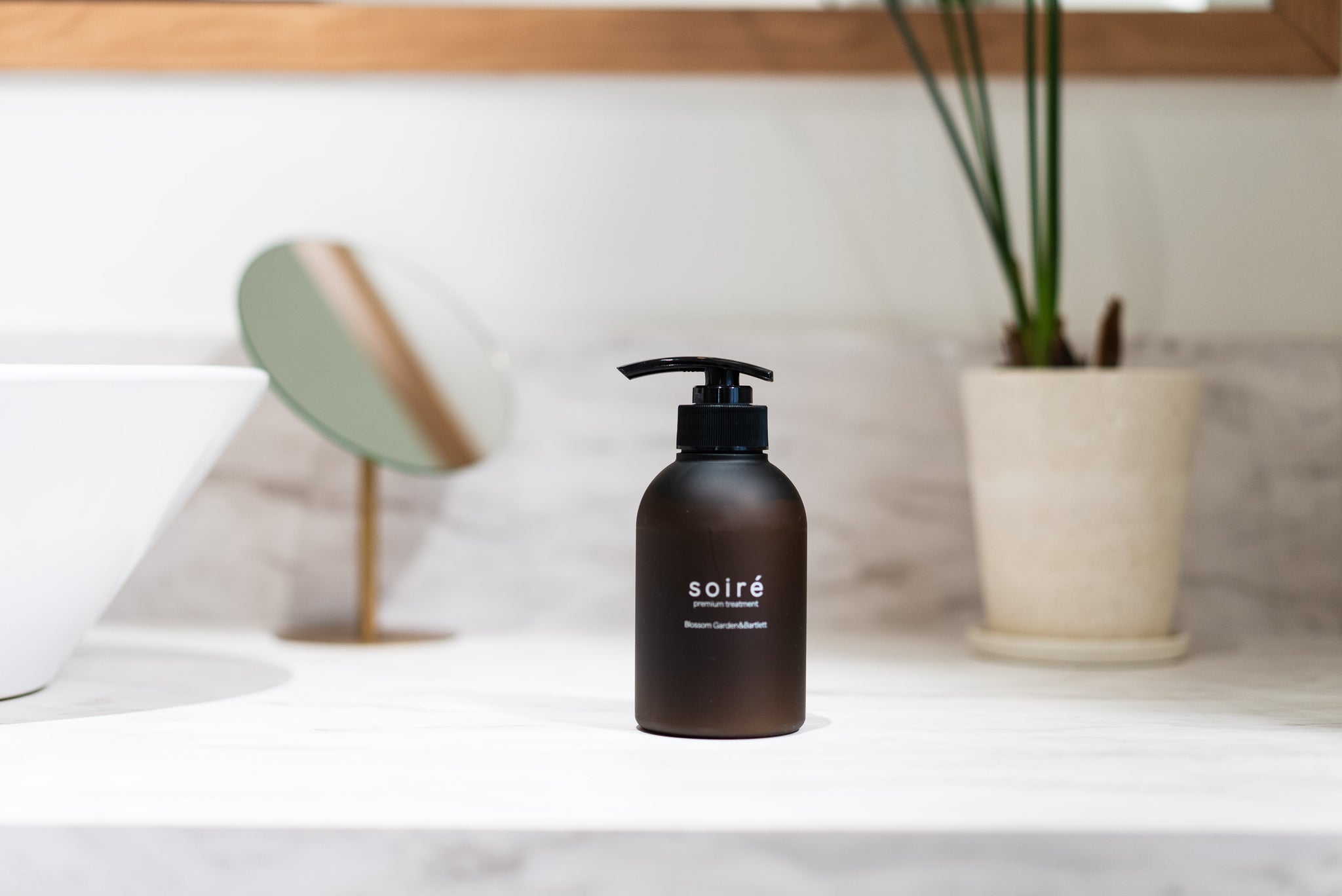 【初心者向け】「自分に合ったシャンプー」の見つけ方 | シャンプー選びの「悩み」を現役美容師が徹底解説