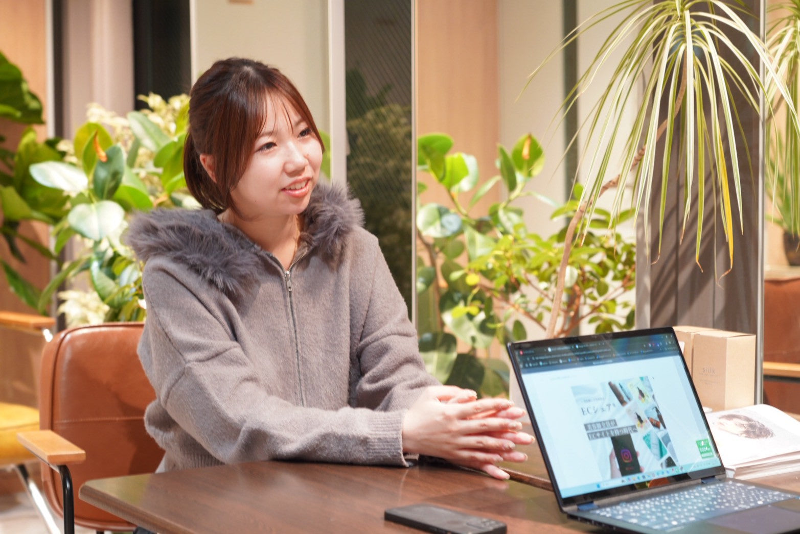 月間売上350万円を達成した女性美容師に聞く -ECシェアを武器にした“売らない販売術”